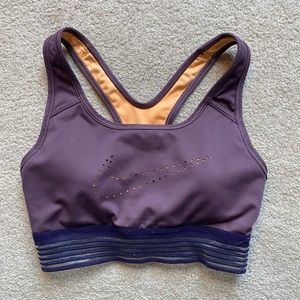 PADDED NIKE SPORTS BRA